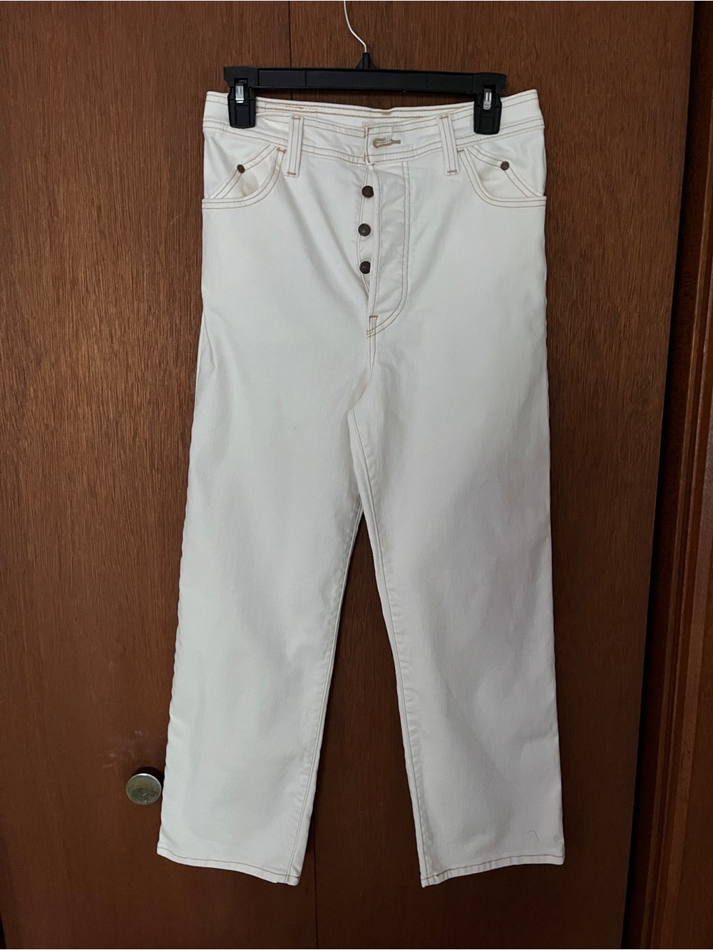 Levi's Cream/White Denim Ankle Jeans with Leather Patch
